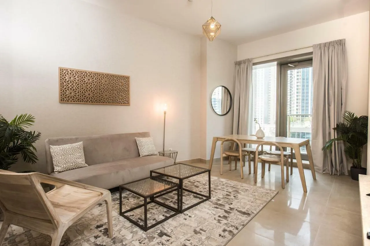 Fantastay Sparkle Tower One Bedroom Suite Marina View Дубай